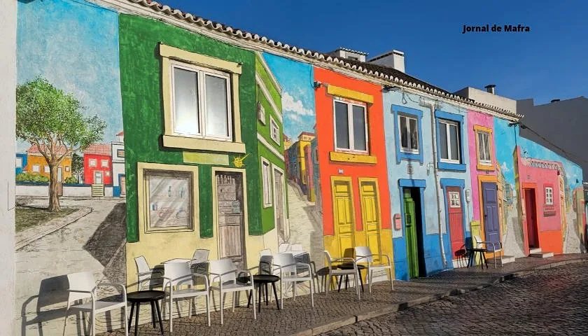 Image of the Day | When the Walls Tell Stories by the Sea