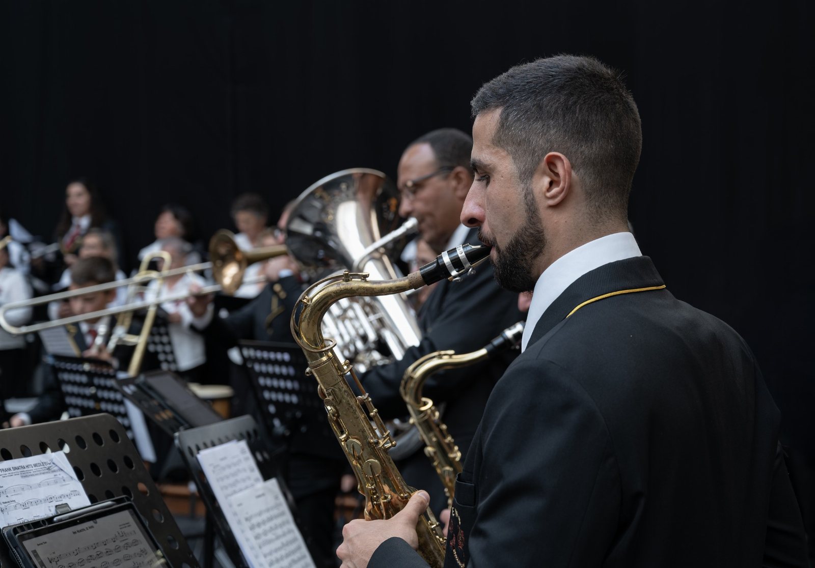 The philharmonic music was heard again