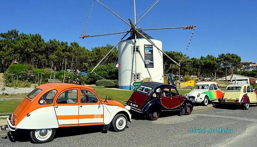 Imagem do dia | Quando o mundo das «2CV» invadiu Mafra